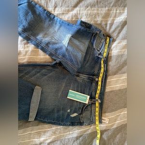NWT Old Navy Mid-Rise Ripped Boyfriend Jeans for Women